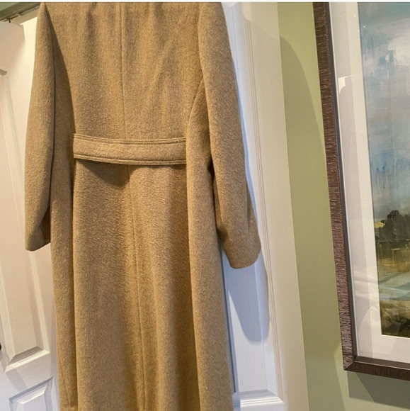 Perfect timeless camel sand trench coat - Picture 2 of 9